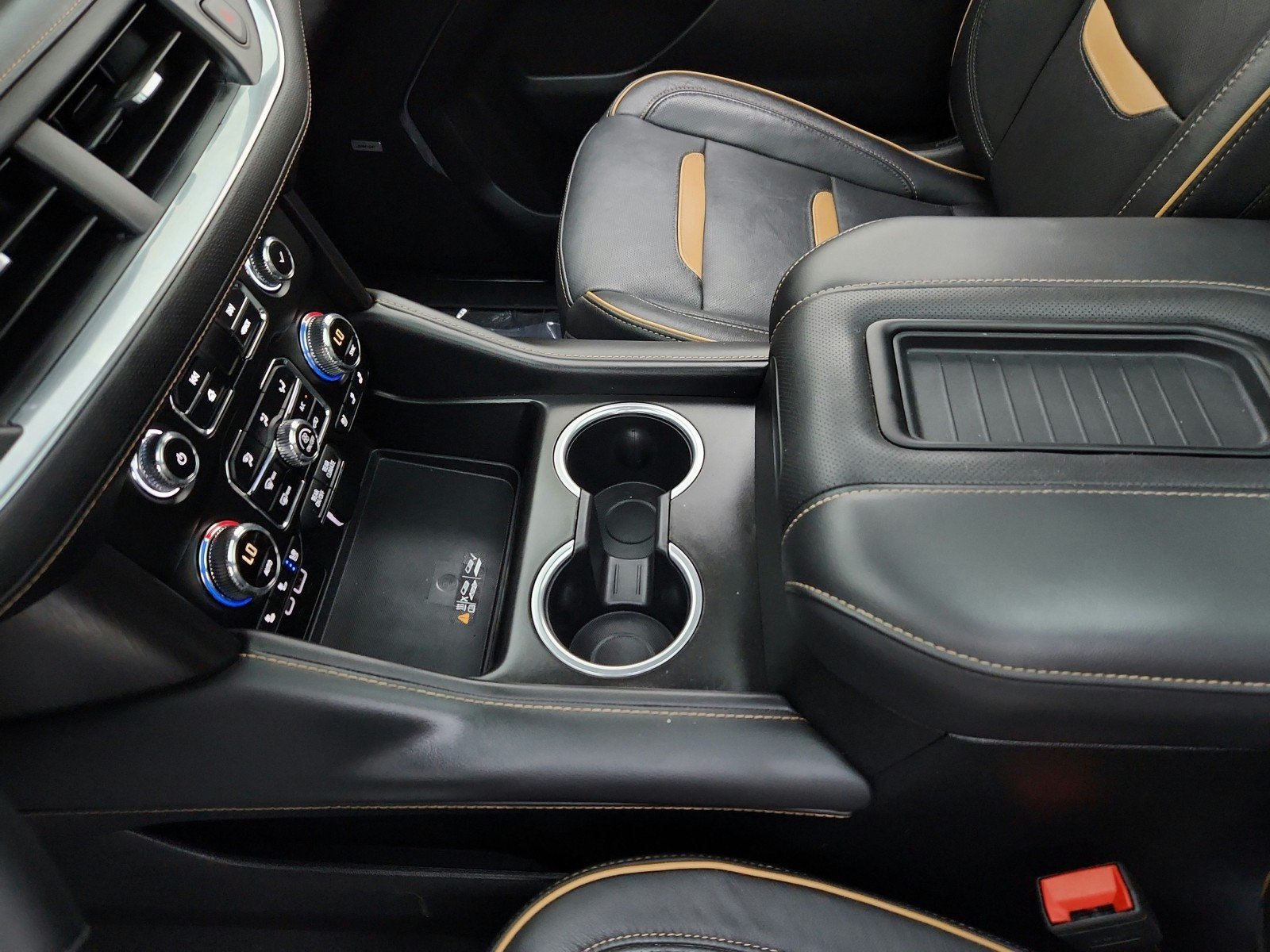 Used 2024 Sterling Metallic GMC AT4 image 18