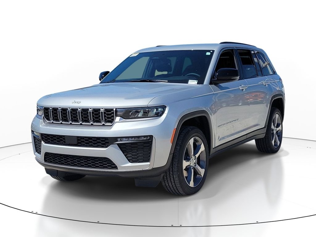 New 2026 Silver Zynith Exterior Paint Jeep Limited image 2