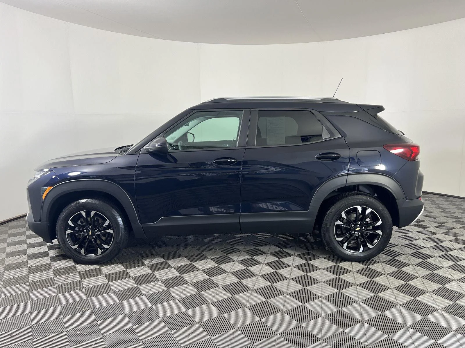 Used 2021 MIDNIGHT BLUE METALLIC Chevrolet LT image 26