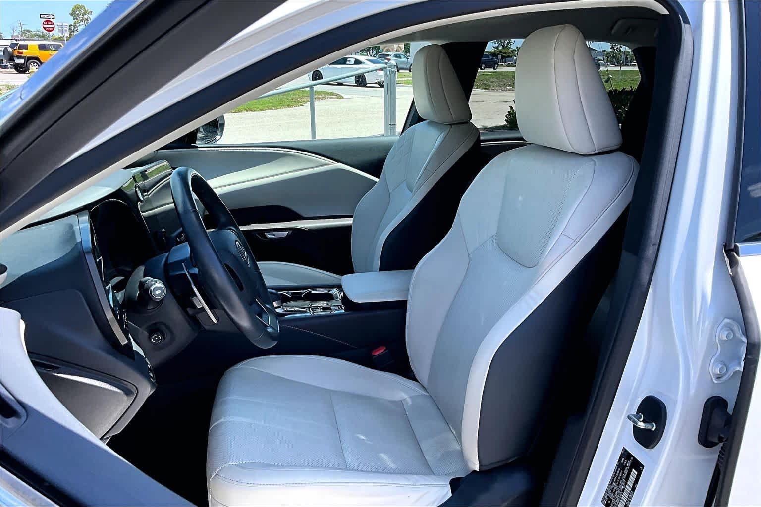 Used 2023 Eminent White Pearl Lexus  image 12