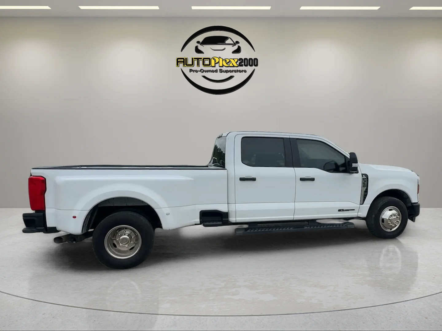 Used 2024 White Ford XL image 8