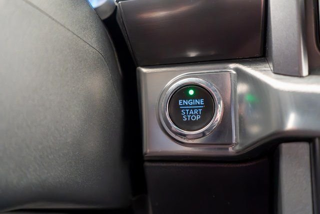 Used 2023 Agate Black Metallic Ford Lariat image 27