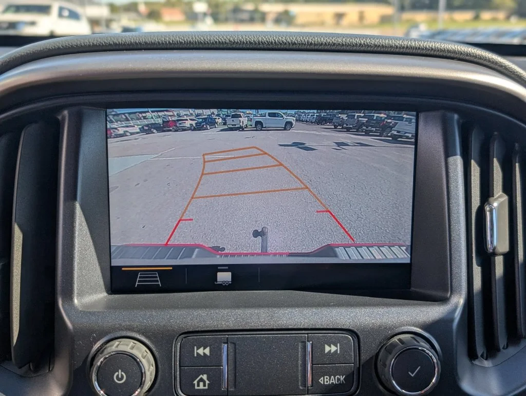 Used 2020 Red Chevrolet Z71 image 24