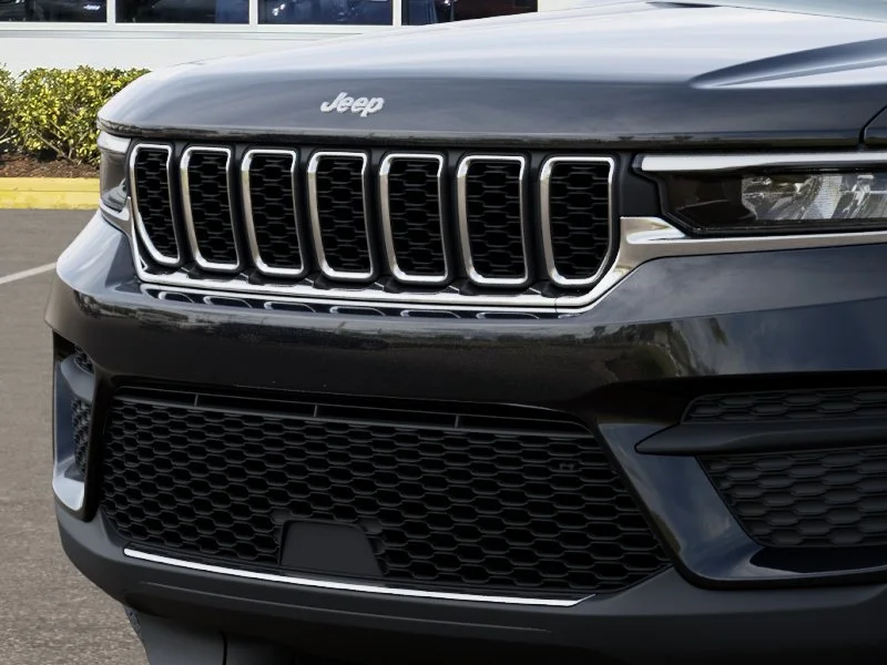 New 2026 Diamond Black Crystal Pearl-Coat Exterior Paint Jeep Laredo X image 11