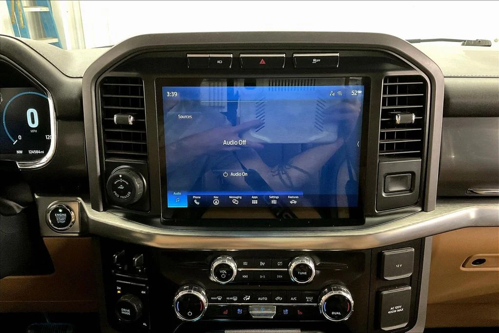 Used 2021 White Ford Lariat image 36