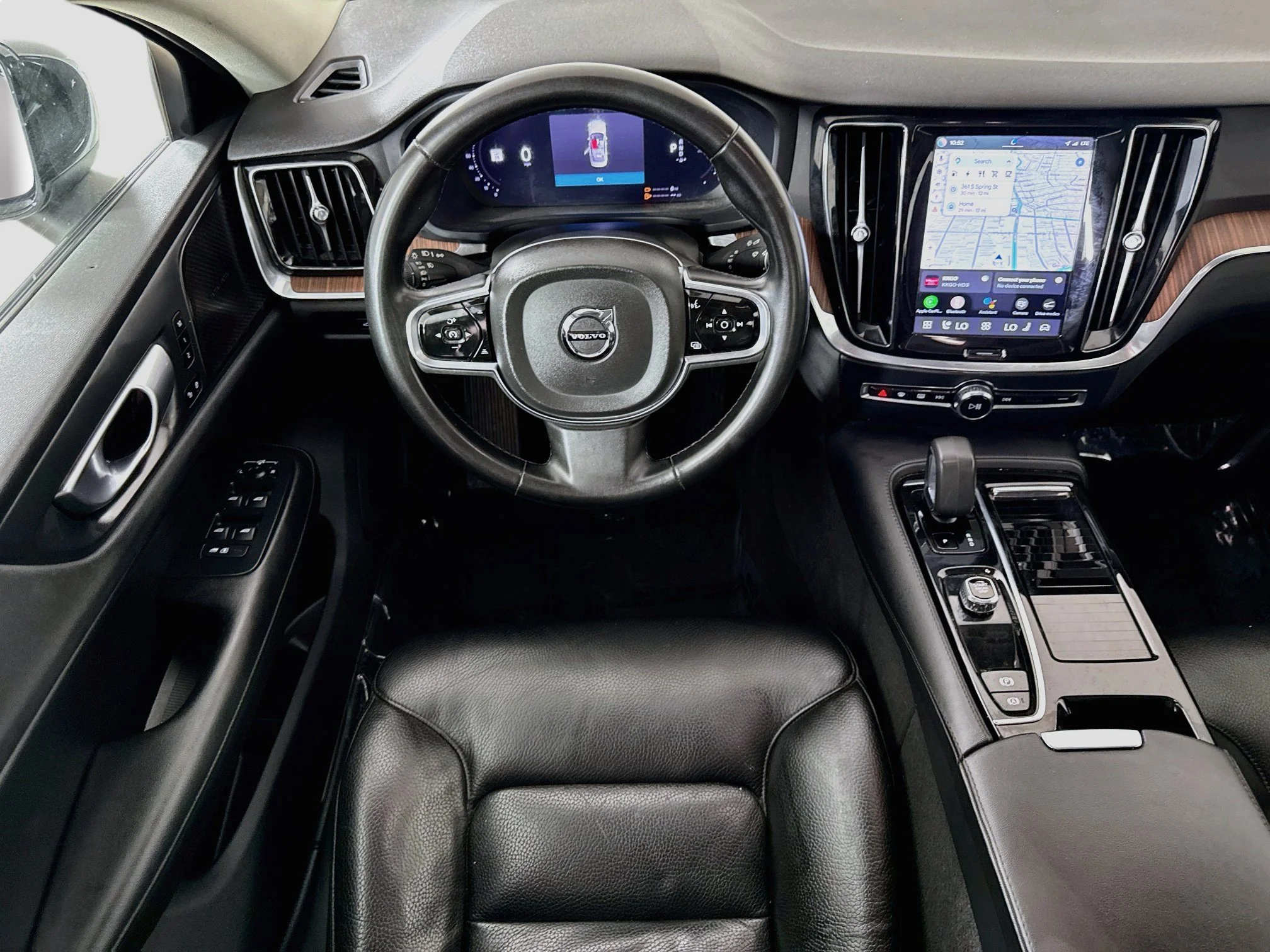 Used 2024 White Volvo Plus Dark Theme image 24
