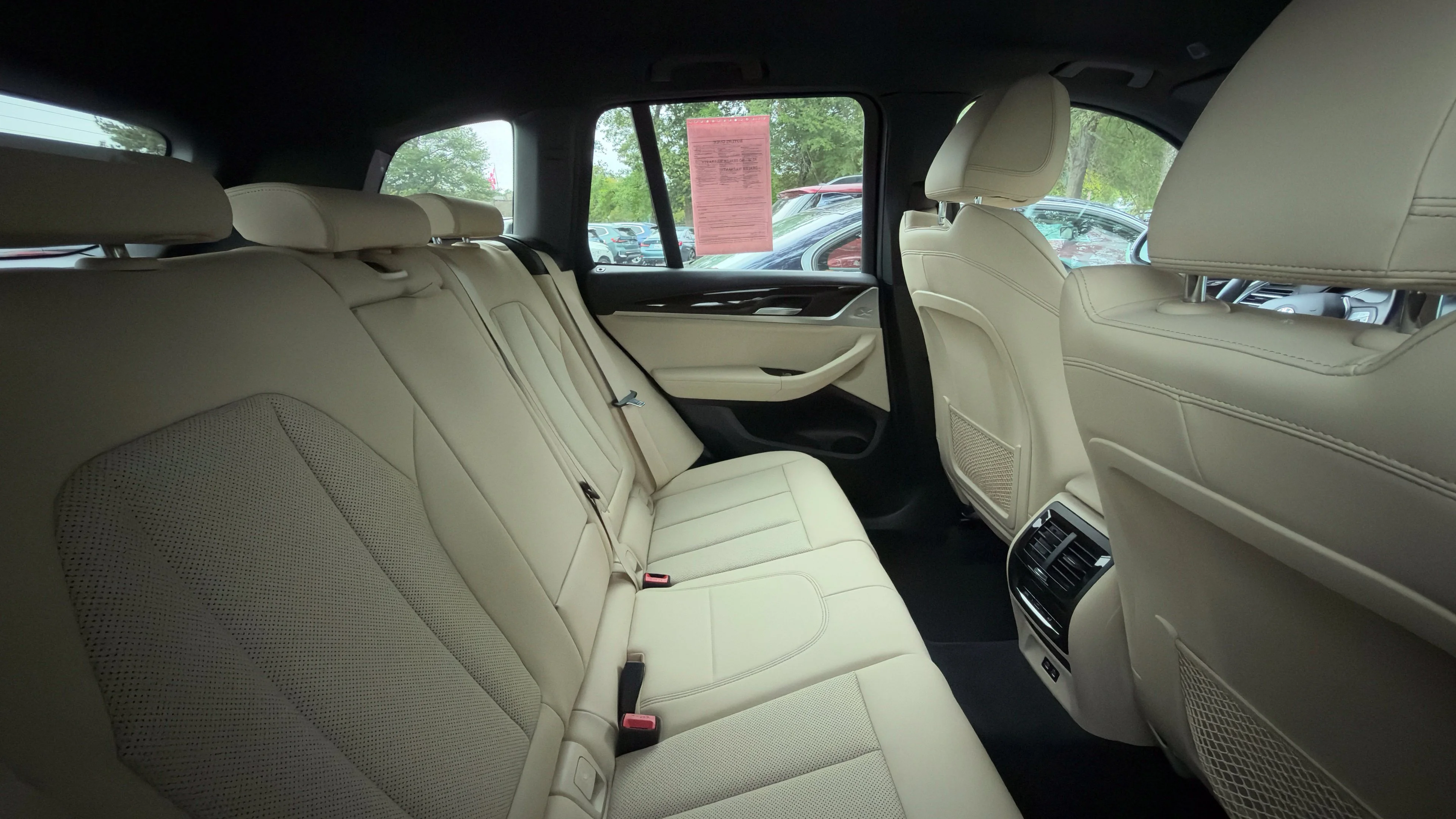 Used 2022 Mineral White Metallic BMW xDrive30i image 7
