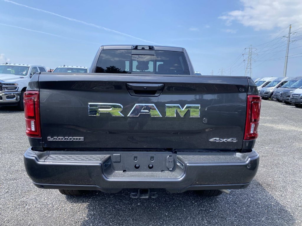 New 2026 Granite Crystal Metallic Clear-Coat Exterior Paint Ram Laramie image 4