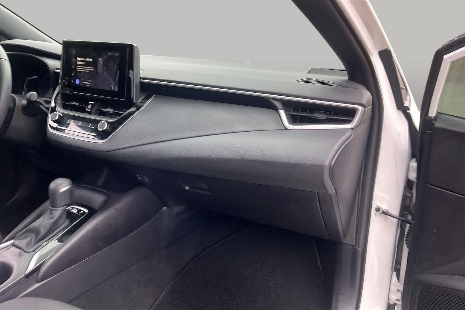 Used 2026 Ice Cap Toyota SE image 18