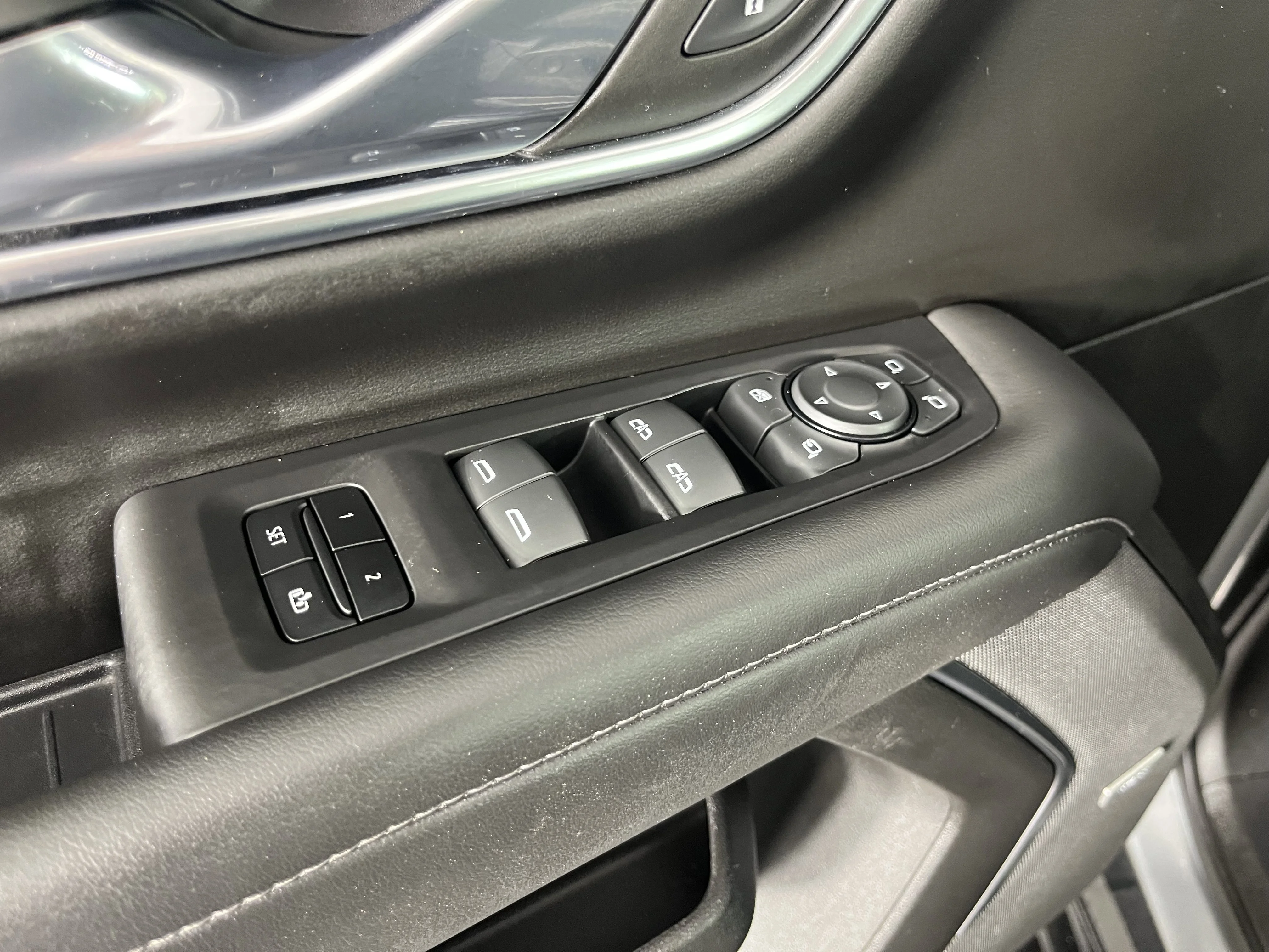 Used 2023 Sterling Gray Metallic Chevrolet LT image 19
