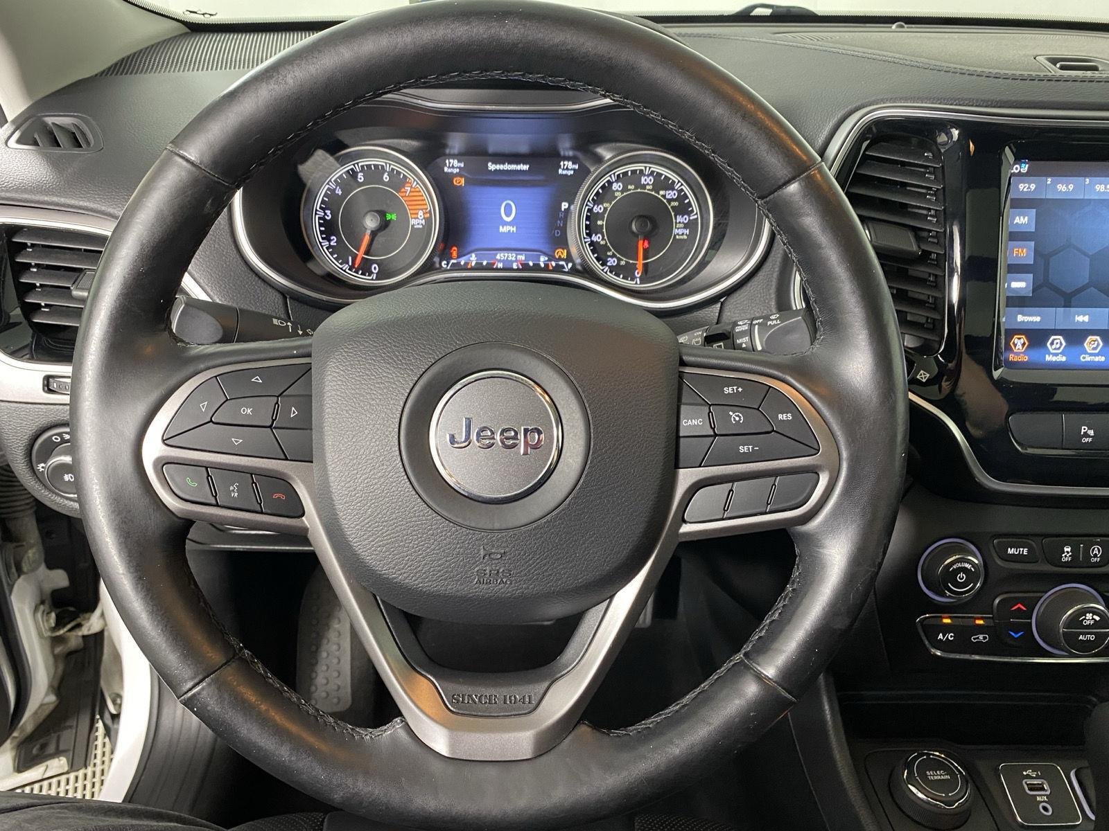 Used 2019 Bright White Clearcoat Jeep Limited image 15