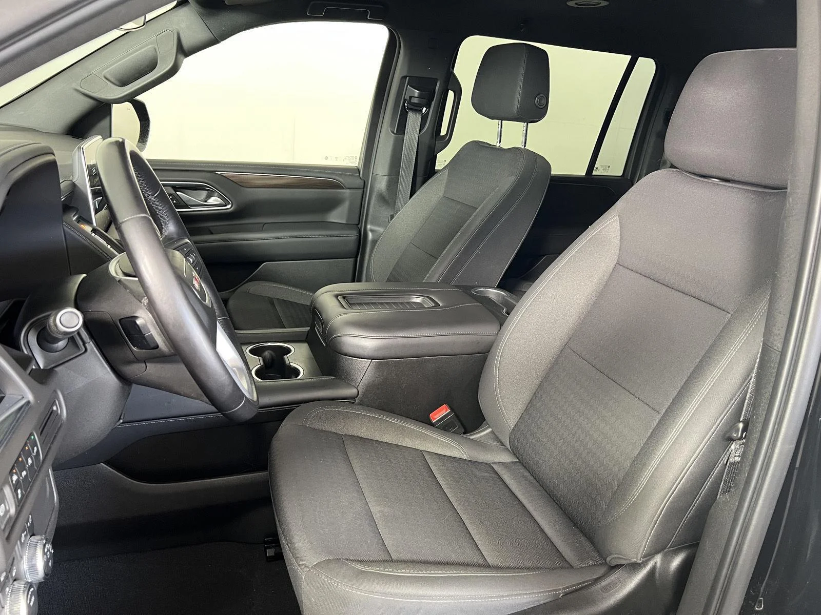 Used 2022 Onyx Black GMC SLE image 5