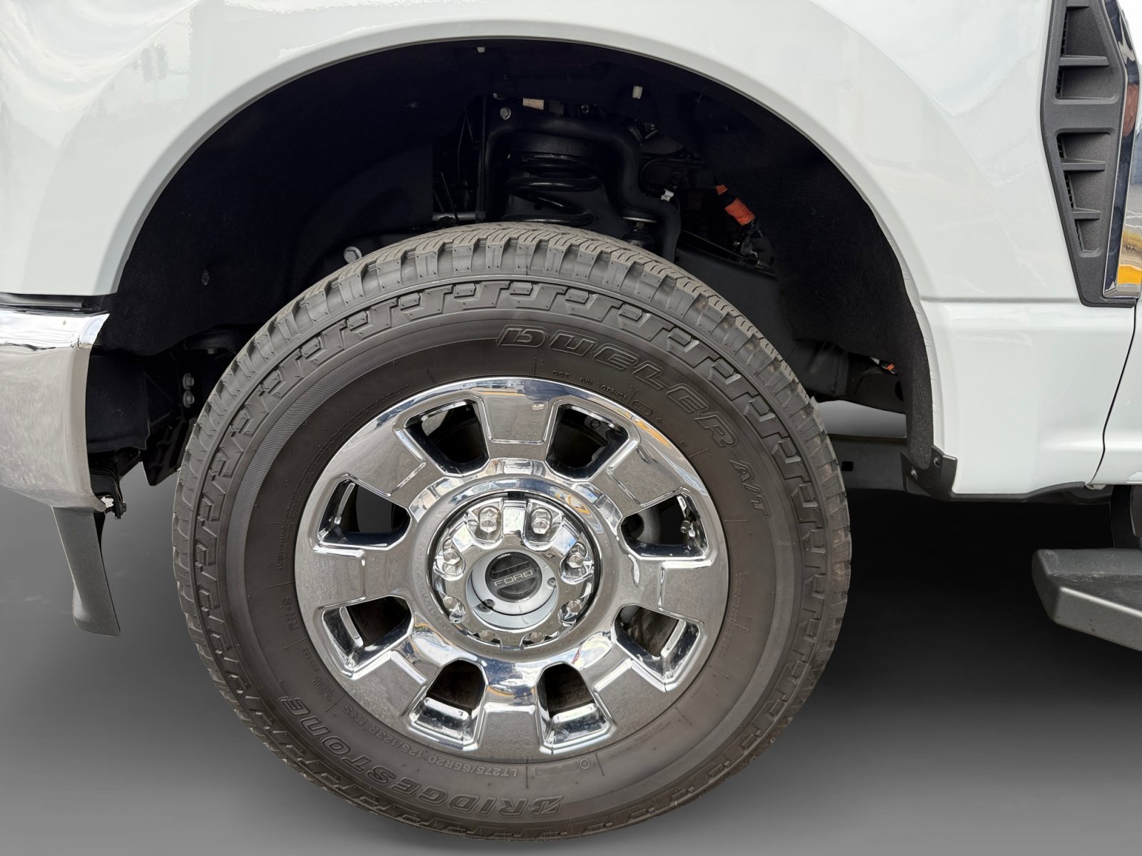 Certified Used 2025 Avalanche Ford Lariat image 9
