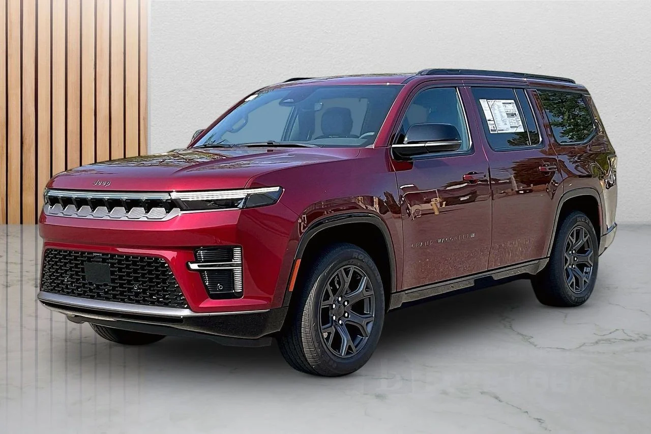 New 2026 Velvet Red Pearl-Coat Exterior Paint Jeep Limited Altitude image 4