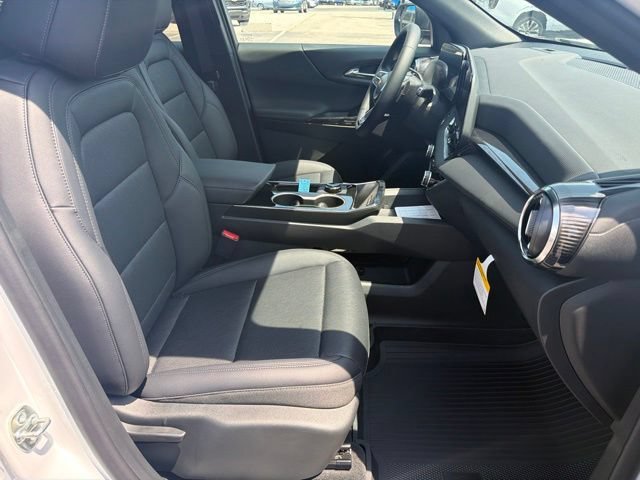 New 2026 Summit White Chevrolet LT image 18