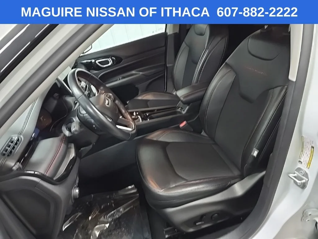 Used 2022 White Jeep Trailhawk image 29