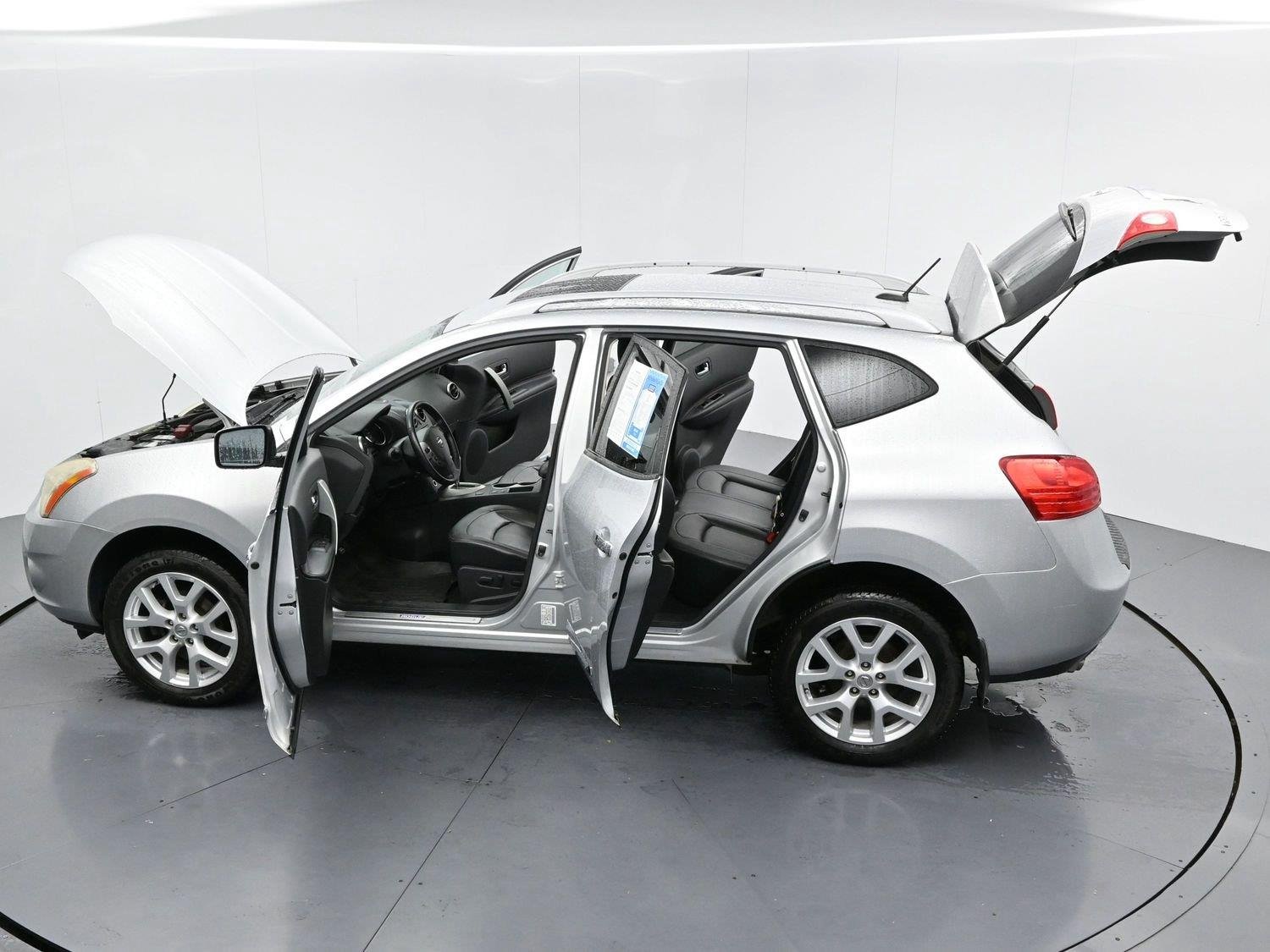 Used 2013 Brilliant Silver Nissan SL image 43