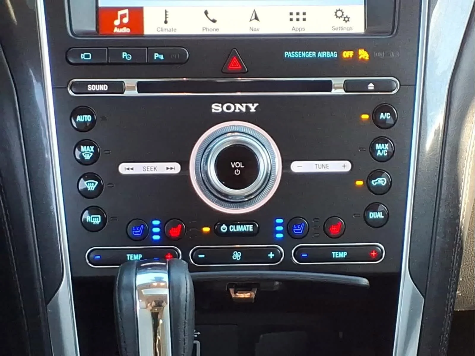Used 2018 Magnetic Ford Platinum image 26