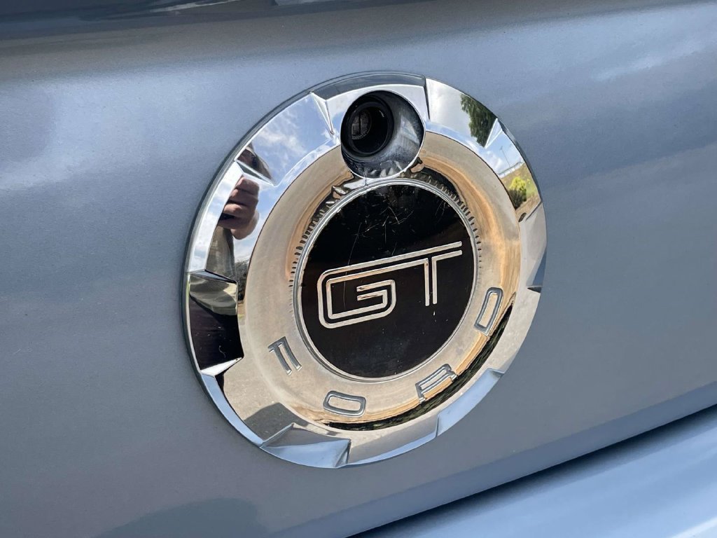 Used 2007  Ford GT Deluxe image 5