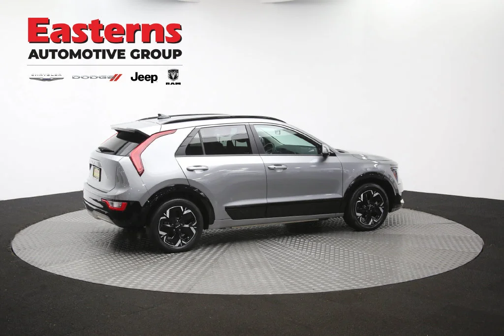 Used 2023 Gray Kia Wind image 44