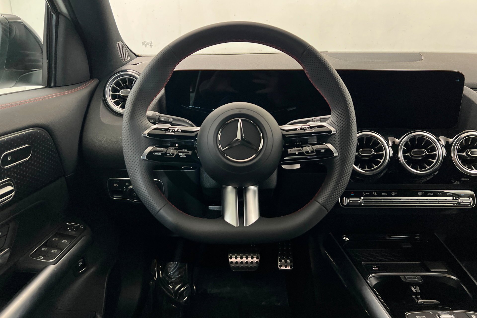 New 2026 Polar White Mercedes-Benz GLA 250 image 13