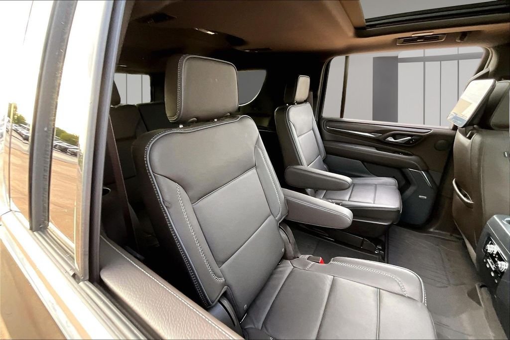 Used 2024 Black GMC Denali image 28