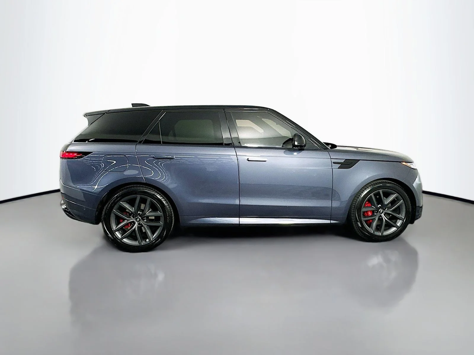 Used 2024 Varesine Blue Metallic Land Rover Dynamic SE image 8