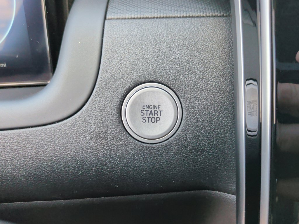 Used 2023 Blue Stone Hyundai SEL image 24