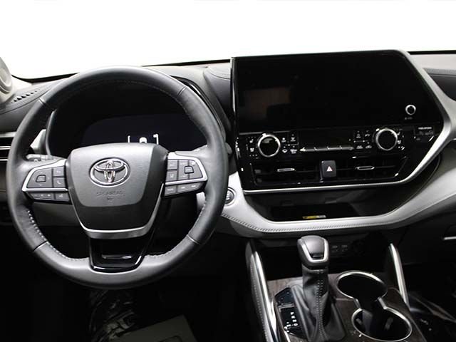 Used 2023 Celestial Silver Metallic Toyota Platinum image 13