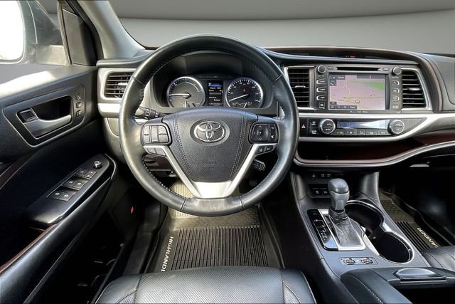 Used 2018 Gray Toyota Limited Platinum image 10