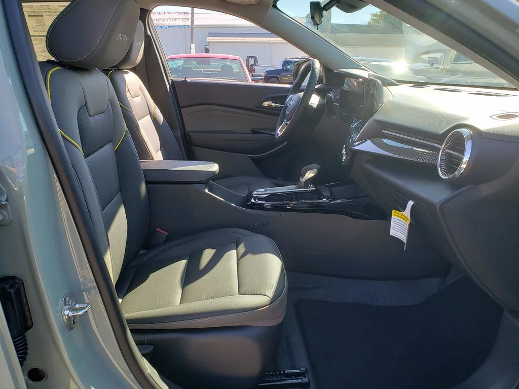 New 2026 Green Chevrolet ACTIV image 22