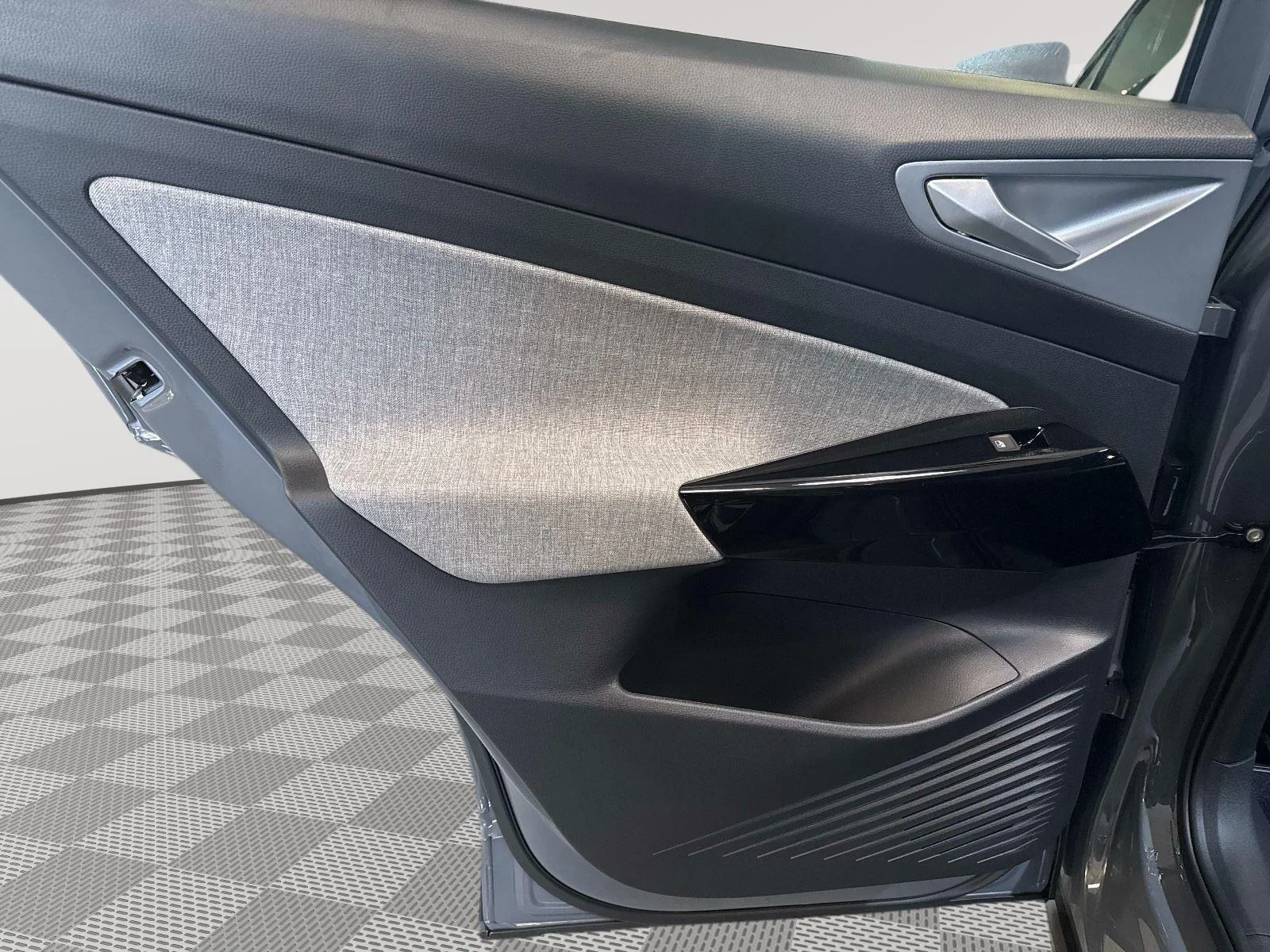 2025 Volkswagen ID.4 PRO - Photo 11