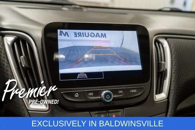 Used 2025 White Chevrolet LT image 22