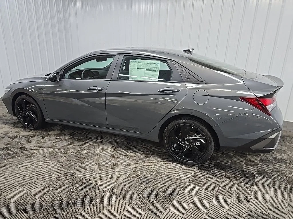 New 2026 Gray Hyundai SEL Sport image 4