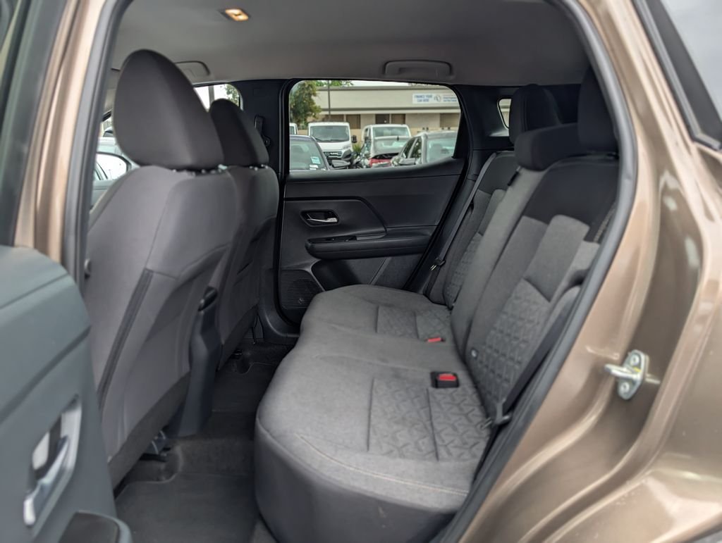 2025 Nissan Kicks SV - Photo 16