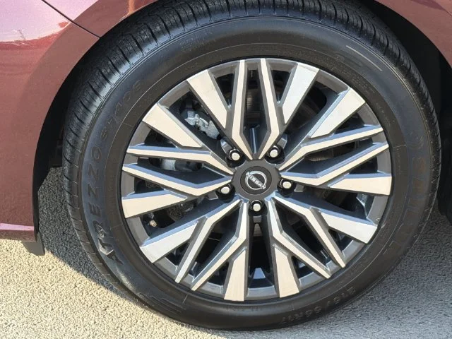 Used 2024 Red Nissan 2.5 SV image 16