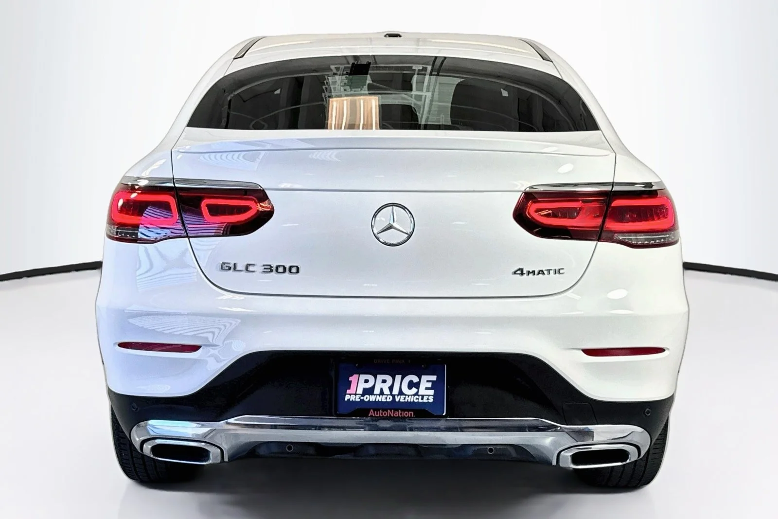Used 2023 Polar White Mercedes-Benz GLC 300 image 6