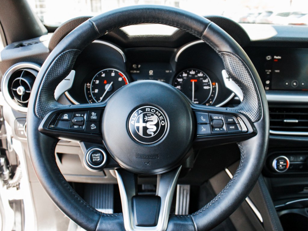 Used 2023 Alfa White Alfa Romeo Veloce image 13