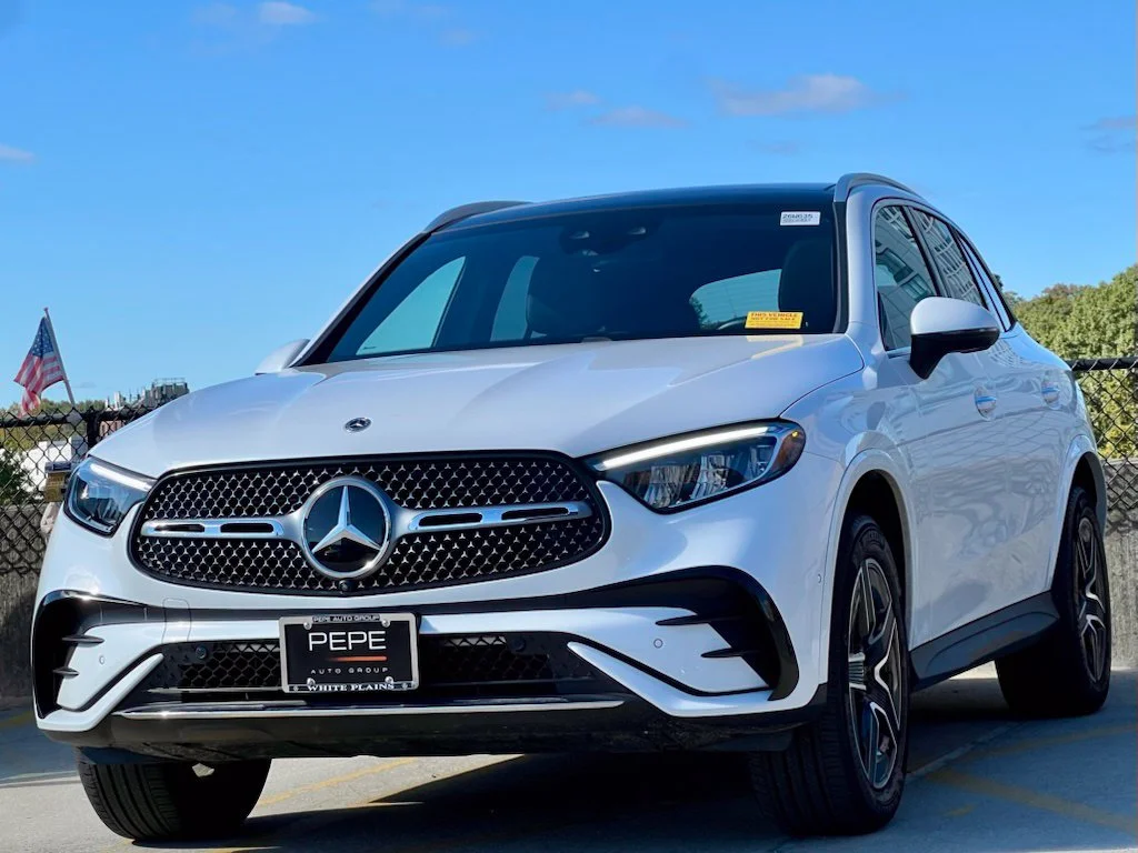 Certified Used 2026 White Mercedes-Benz GLC 300 image 4