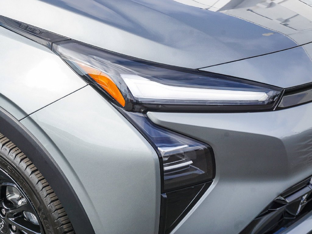 2027 Chevrolet Bolt RS - Photo 10