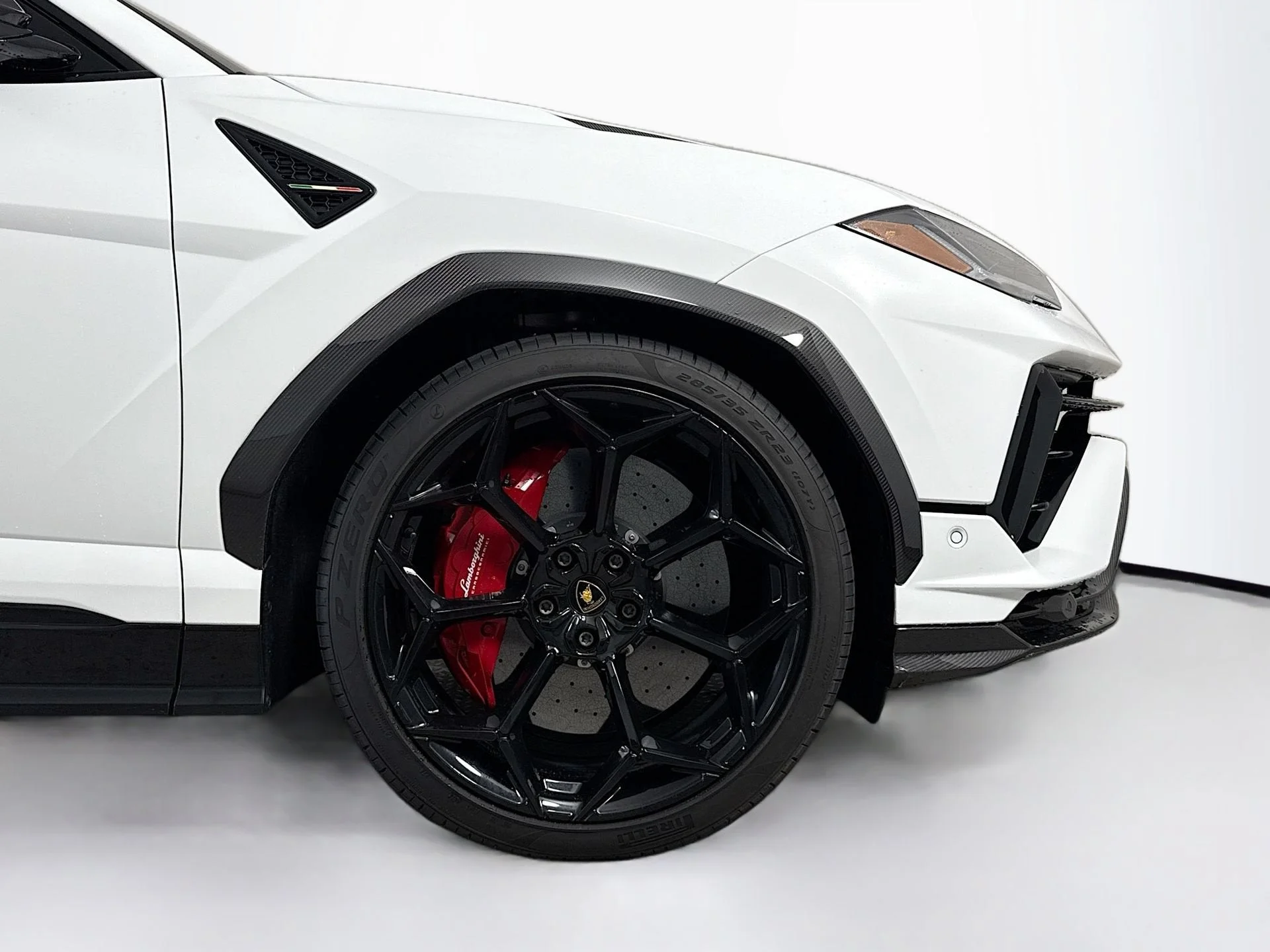 Used 2024 Bianco Monocerus Metallic Lamborghini Performante image 28