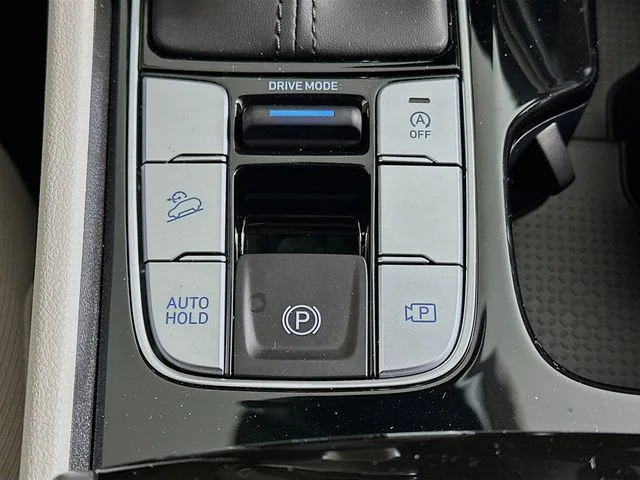 New 2026 Black Hyundai SEL image 18