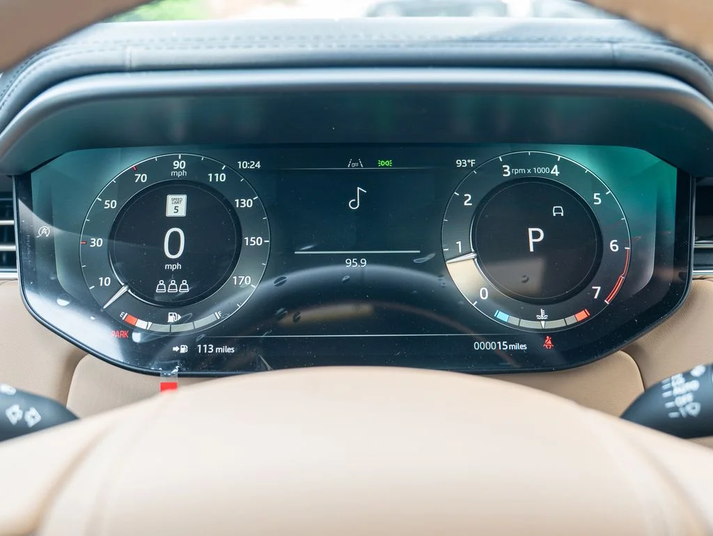 New 2026 Varesine Blue Land Rover Dynamic SE image 13