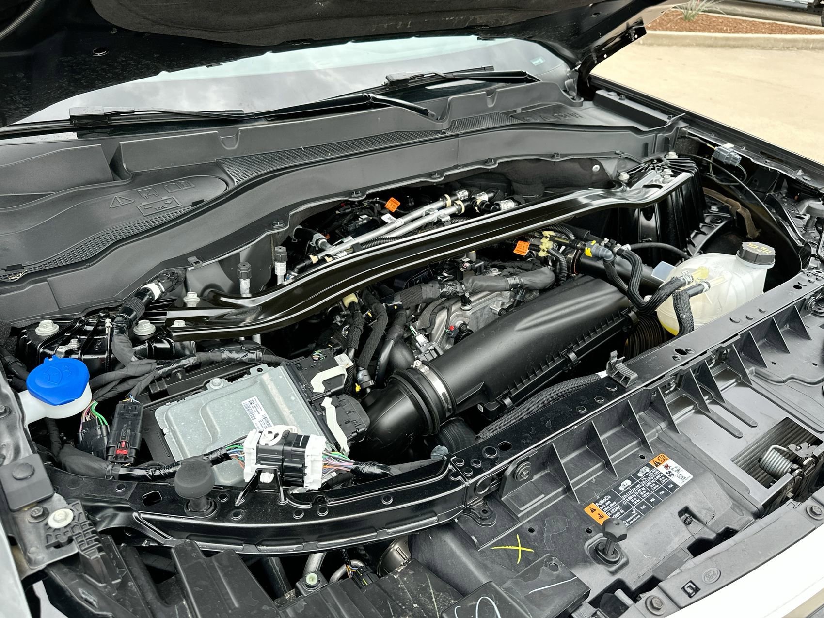 Used 2025 Gray Metallic Ford Platinum image 28