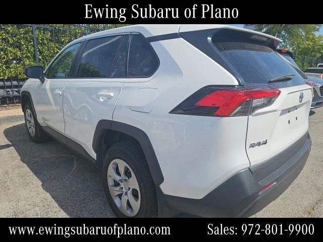 Used 2022 White Toyota LE image 3