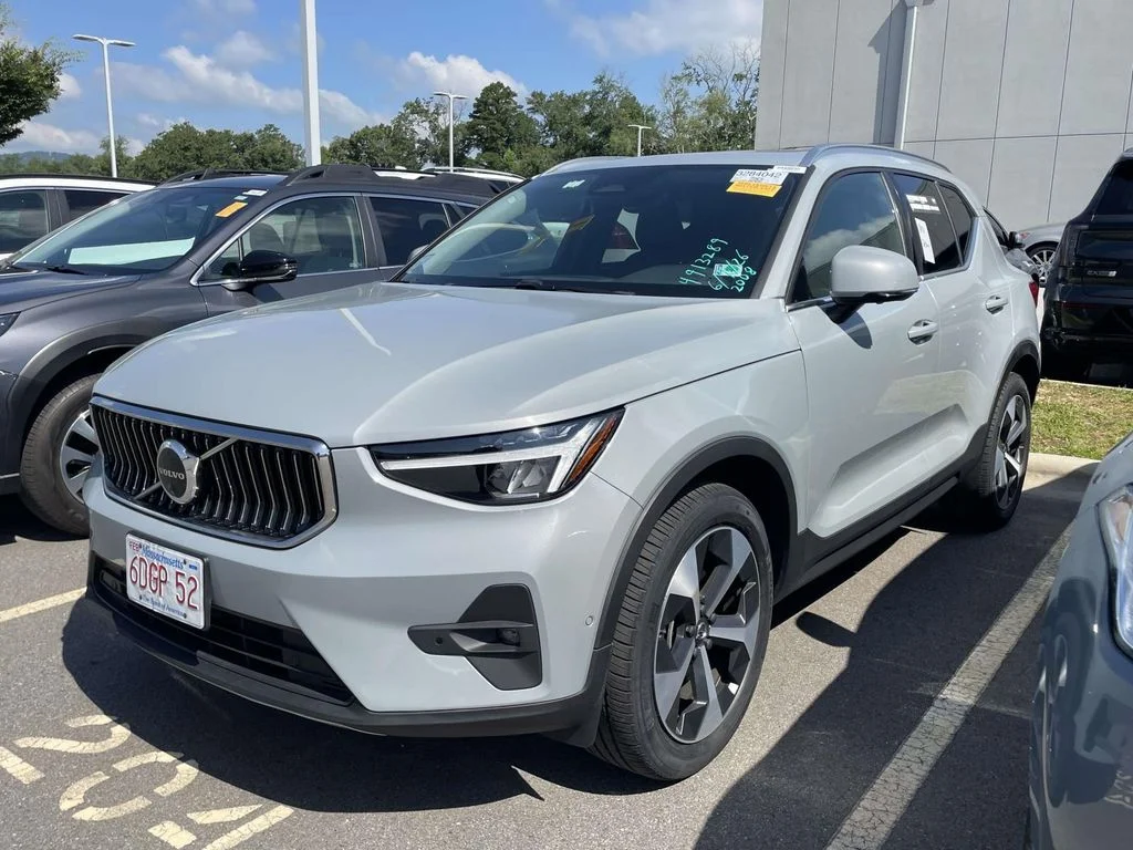 Certified Used 2025 GREY Volvo Plus Bright Theme image 2