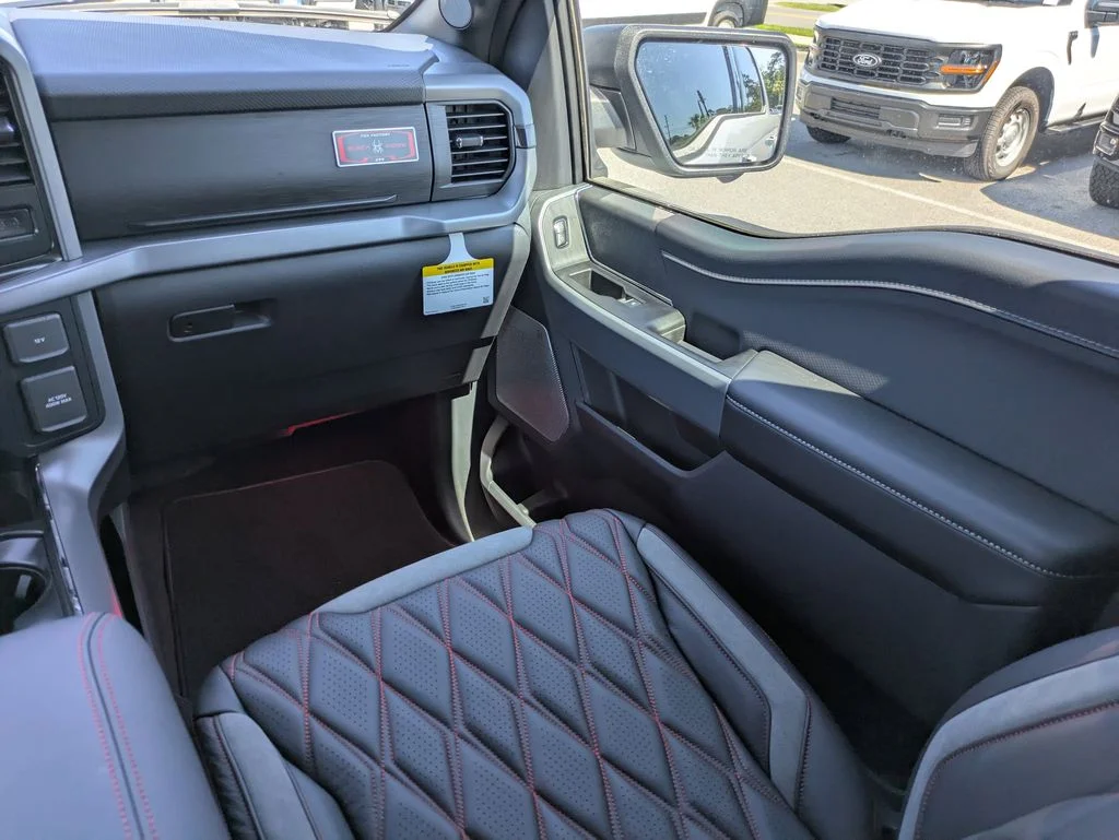 New 2026 Oxford White Ford XLT image 17