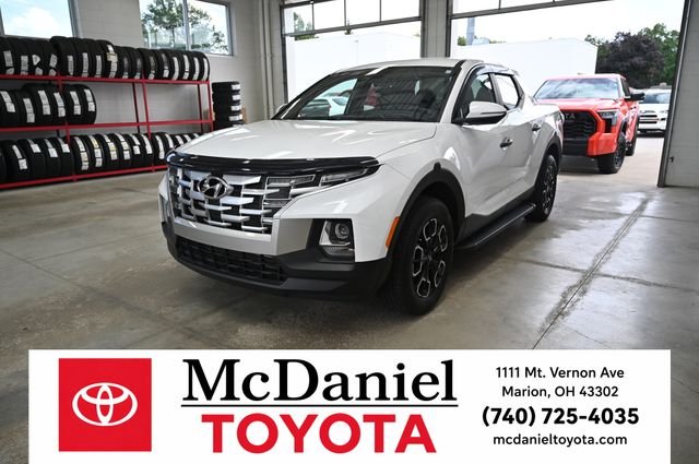 Used 2023 White Hyundai SEL image 1
