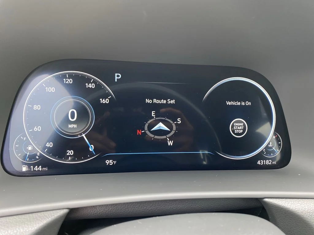 Used 2022 Quartz White Hyundai SEL Plus image 35