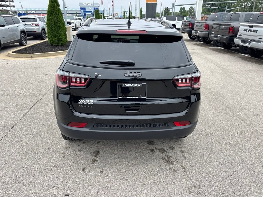 New 2026 Diamond Black Crystal Pearlcoat Jeep Latitude image 3